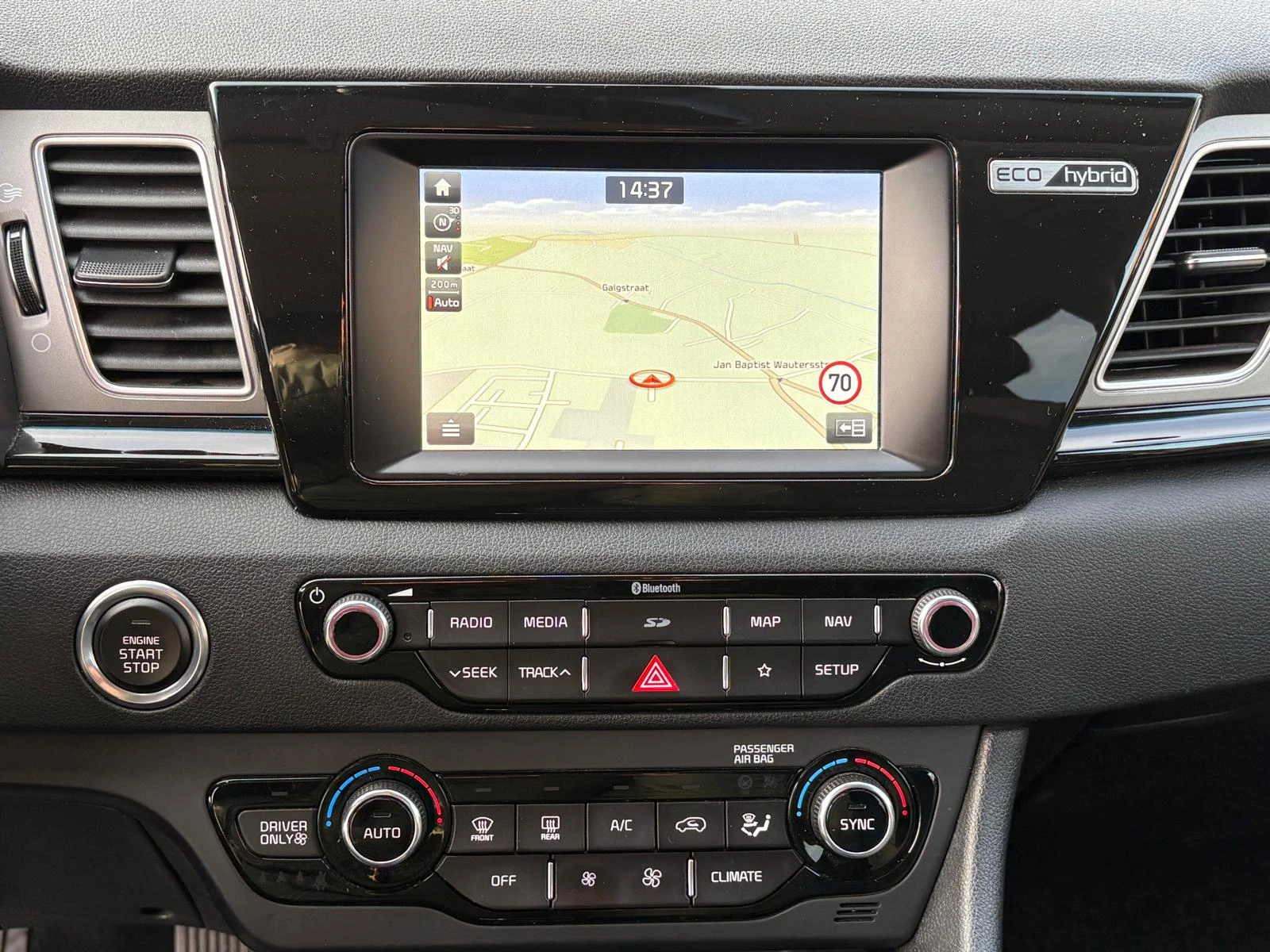 Kia Niro 1.6 GDI Fusion, снимка 11 - Автомобили и джипове - 53812808