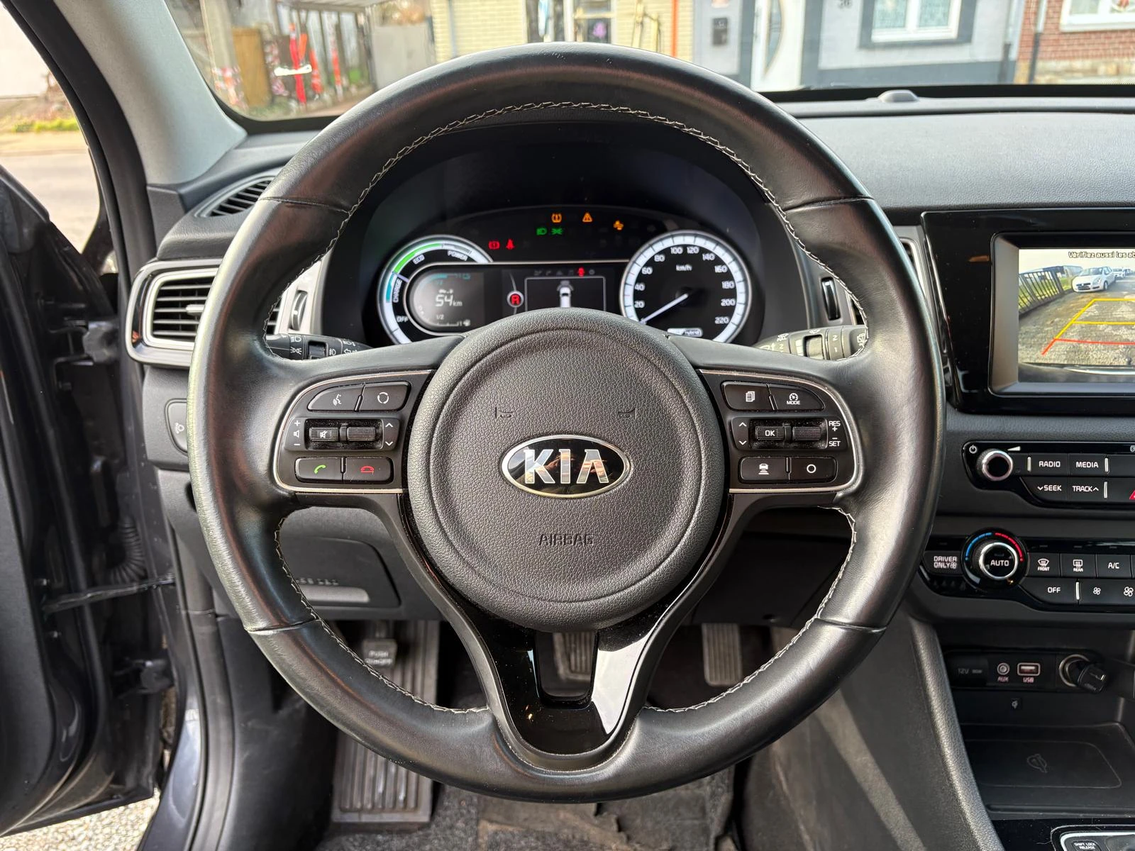 Kia Niro 1.6 GDI Fusion, снимка 17 - Автомобили и джипове - 53812808