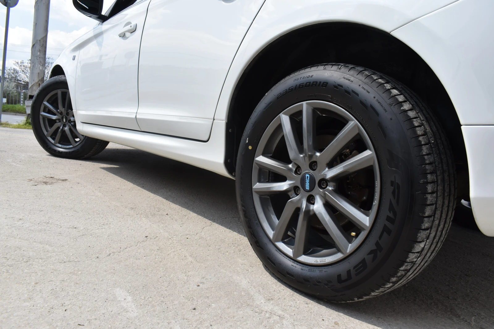 Volvo XC60 2.0D4* 190H.P OCEAN-RACING* PANORAMA* FACELIFT, снимка 2 - Автомобили и джипове - 54098667