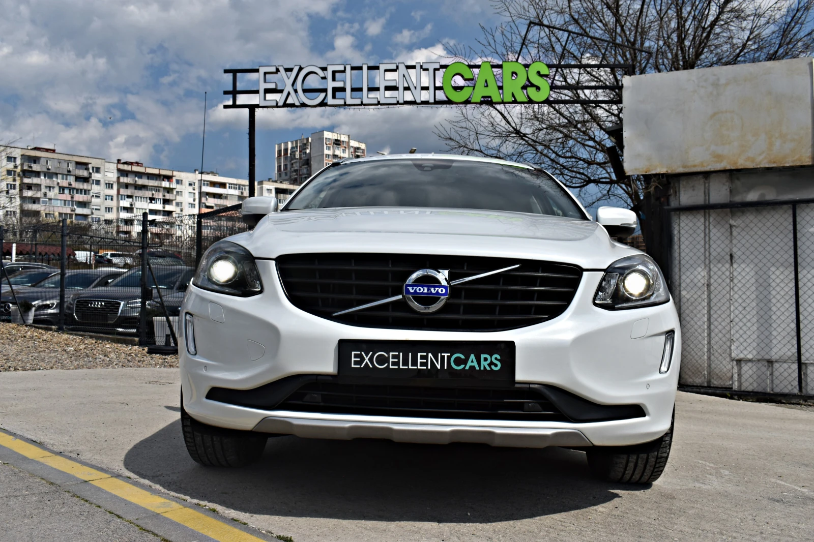 Volvo XC60 2.0D4* 190H.P OCEAN-RACING* PANORAMA* FACELIFT, снимка 7 - Автомобили и джипове - 54098667