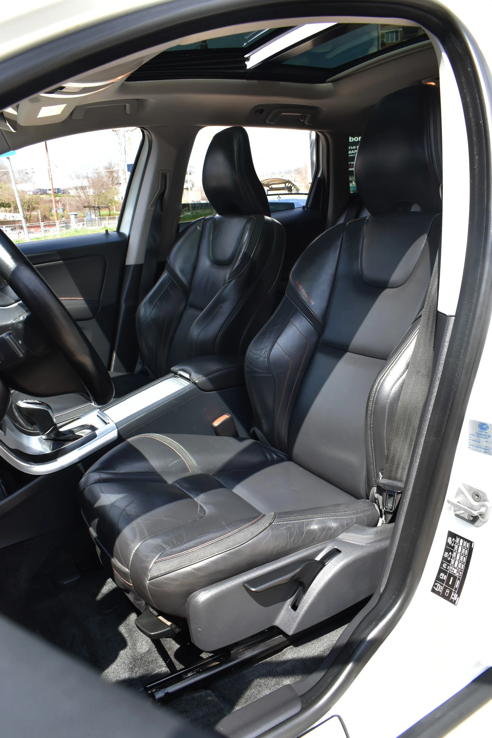 Volvo XC60 2.0D4* 190H.P OCEAN-RACING* PANORAMA* FACELIFT, снимка 10 - Автомобили и джипове - 54098667