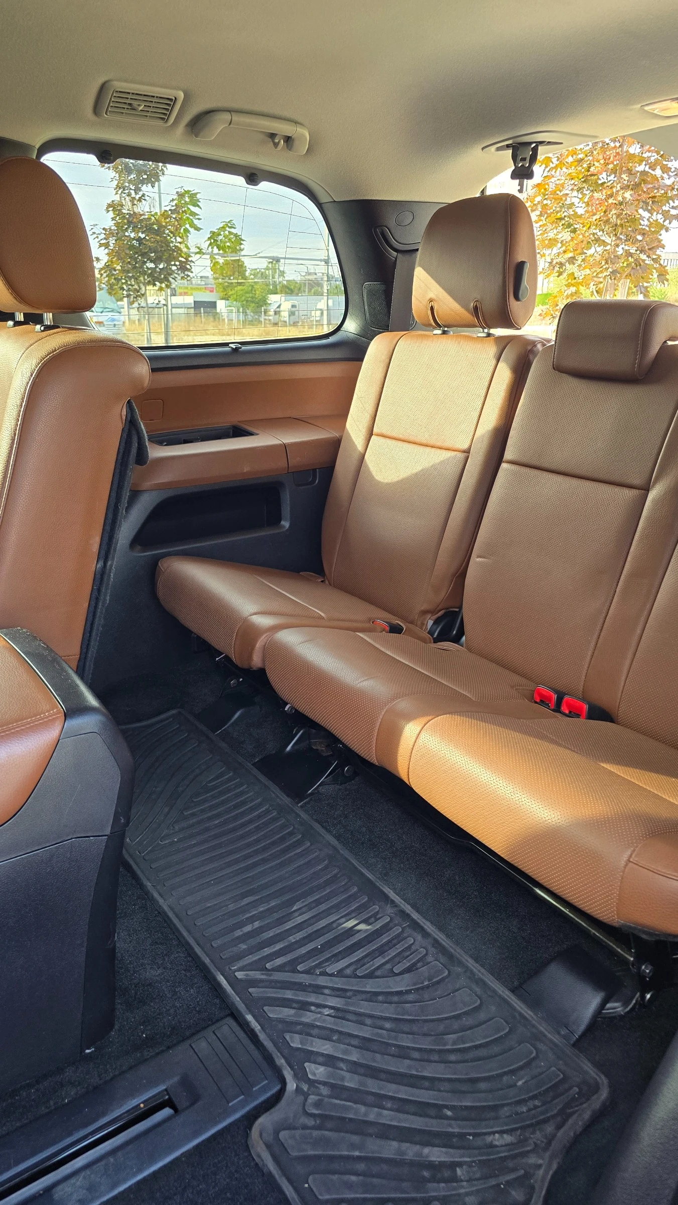 Toyota Sequoia, снимка 10 - Автомобили и джипове - 54663418