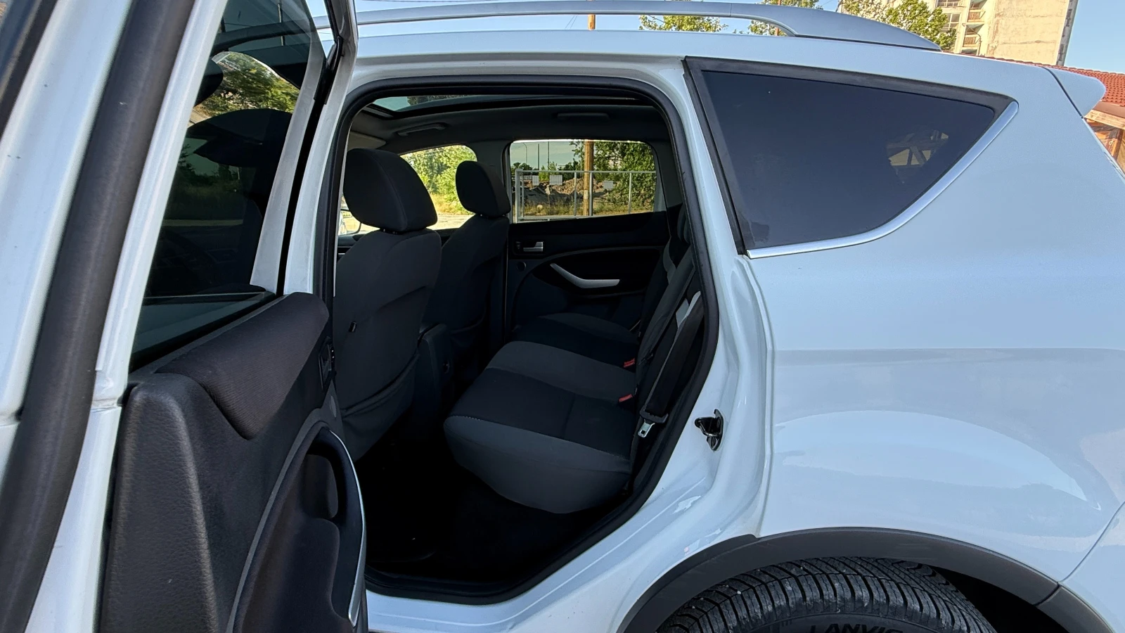 Ford Kuga 2.0TDCI-136ксПАНОРАМА/Key less/NAVI/ВНОС ОТ ИТАЛИЯ, снимка 16 - Автомобили и джипове - 54853212