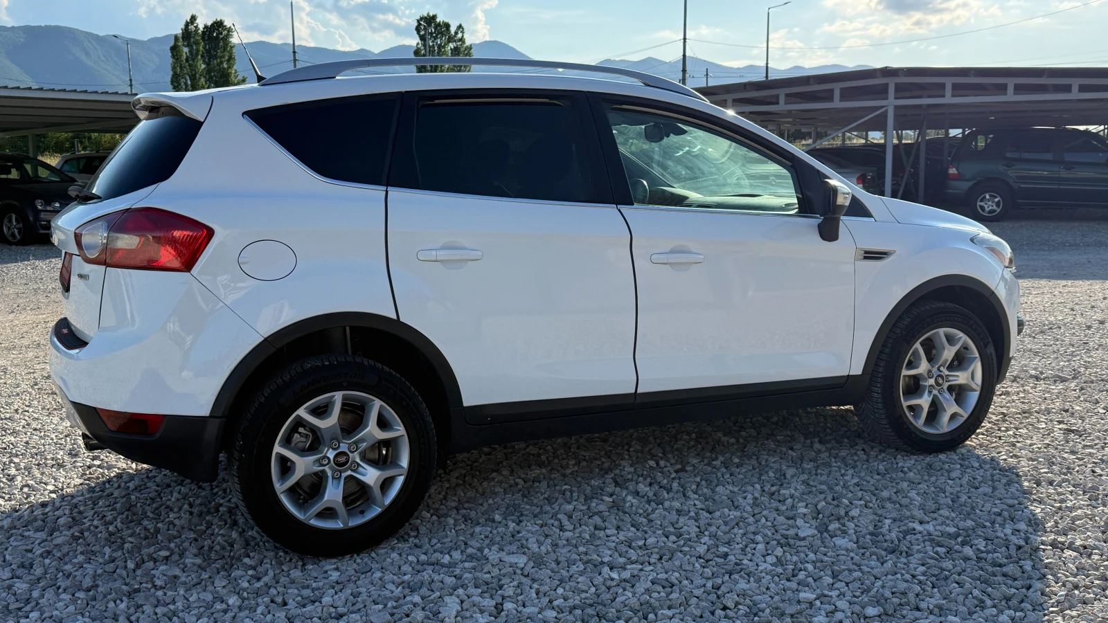 Ford Kuga 2.0TDCI-136ксПАНОРАМА/Key less/NAVI/ВНОС ОТ ИТАЛИЯ, снимка 6 - Автомобили и джипове - 54853212