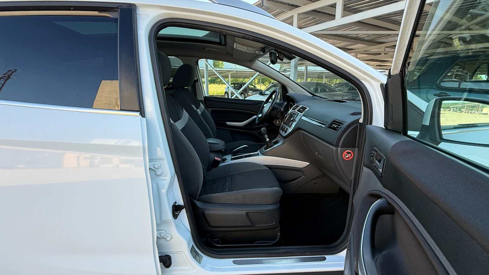 Ford Kuga 2.0TDCI-136ксПАНОРАМА/Key less/NAVI/ВНОС ОТ ИТАЛИЯ, снимка 12 - Автомобили и джипове - 54853212