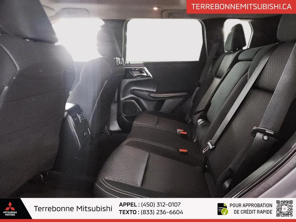 Mitsubishi Outlander SE AWC* ПОДГРЕВ* КАМЕРА* ПАНОРАМА* КЕЙЛЕС, снимка 15 - Автомобили и джипове - 54864764