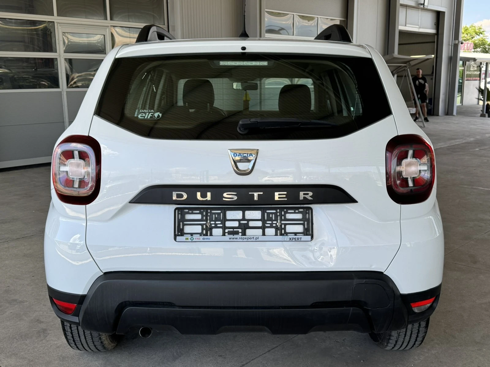 Dacia Duster 1.5dci* 96ps* 6ск* KЛИМАТИК* , снимка 4 - Автомобили и джипове - 54977494