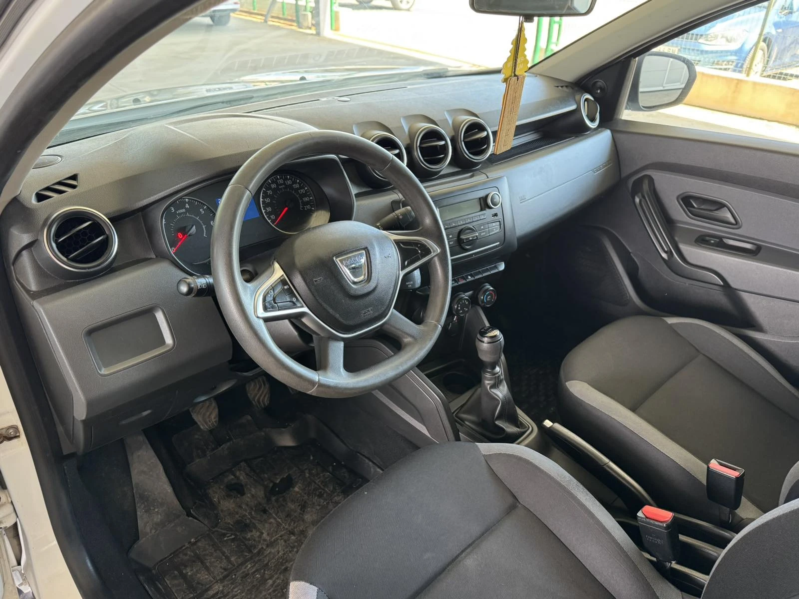 Dacia Duster 1.5dci* 96ps* 6ск* KЛИМАТИК* , снимка 9 - Автомобили и джипове - 54977494