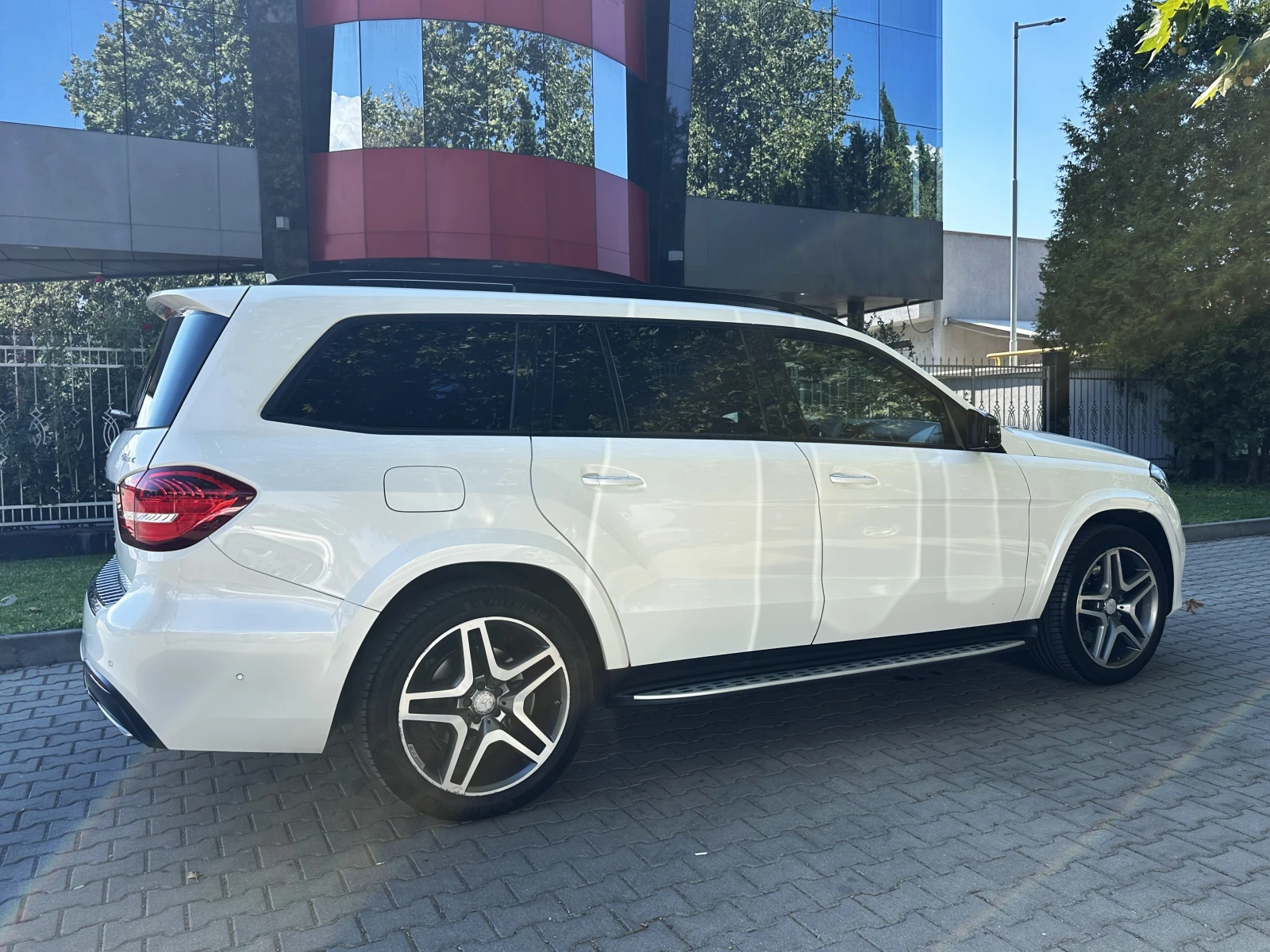Mercedes-Benz GLS 350 d AMG Designo Alcantara, снимка 6 - Автомобили и джипове - 55885126