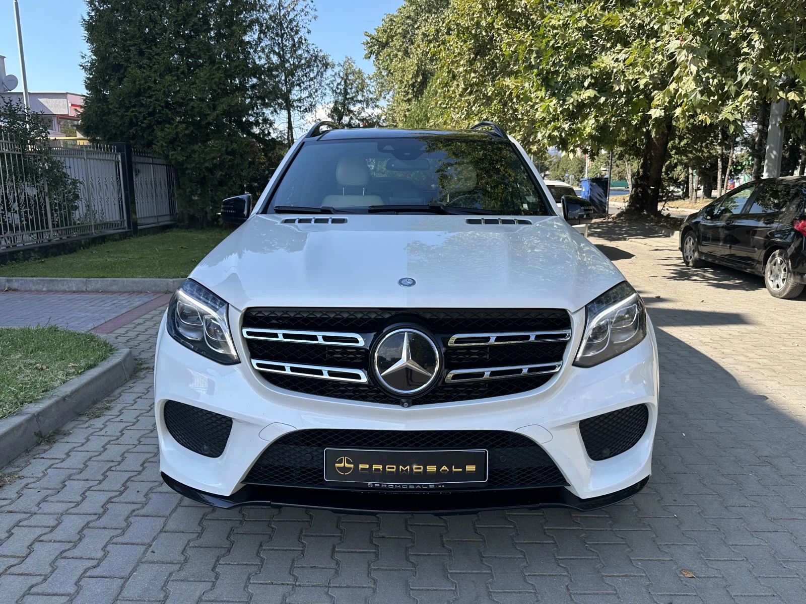 Mercedes-Benz GLS 350 d AMG Designo Alcantara, снимка 2 - Автомобили и джипове - 55885126