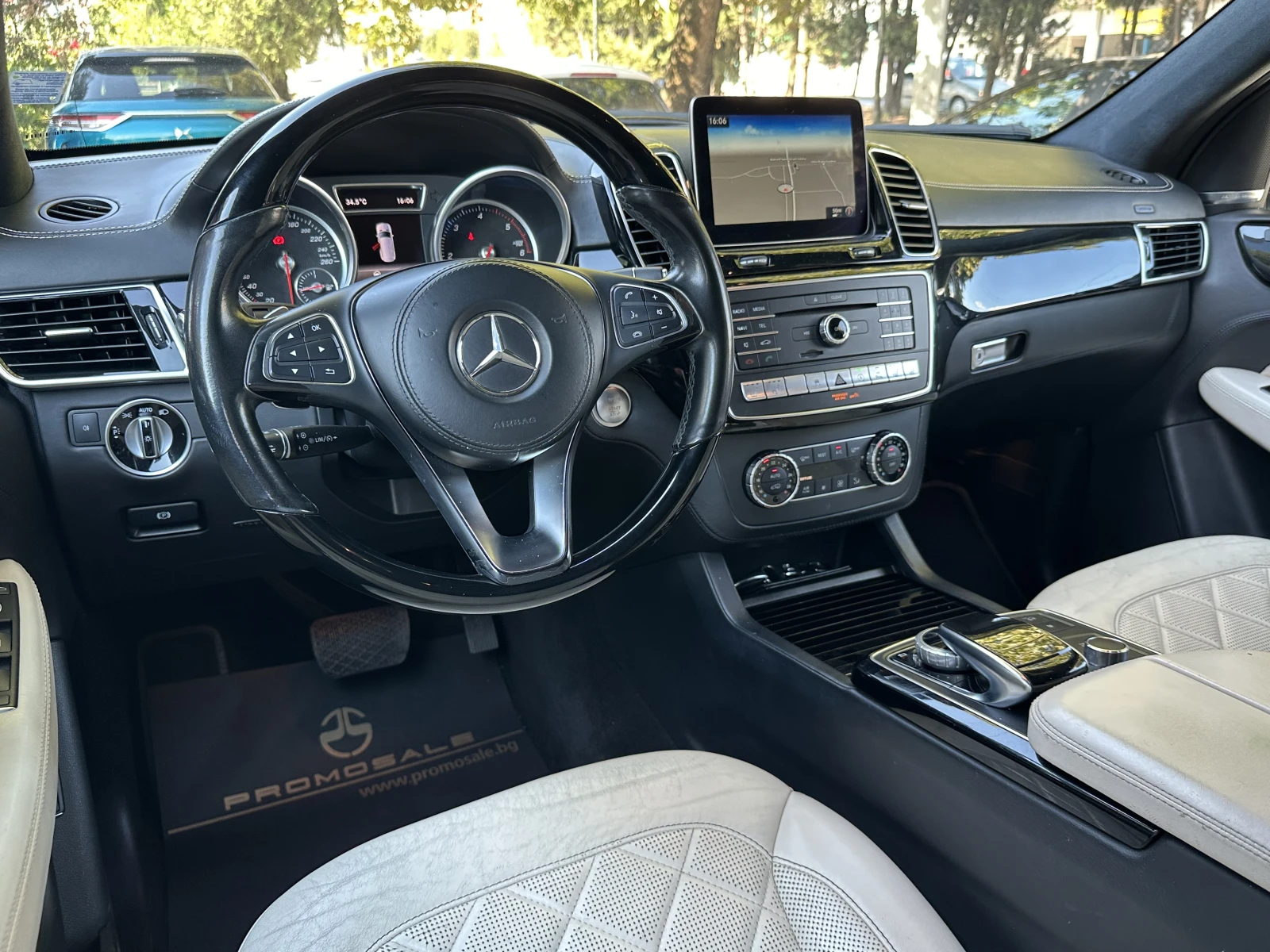 Mercedes-Benz GLS 350 d AMG Designo Alcantara, снимка 10 - Автомобили и джипове - 55885126