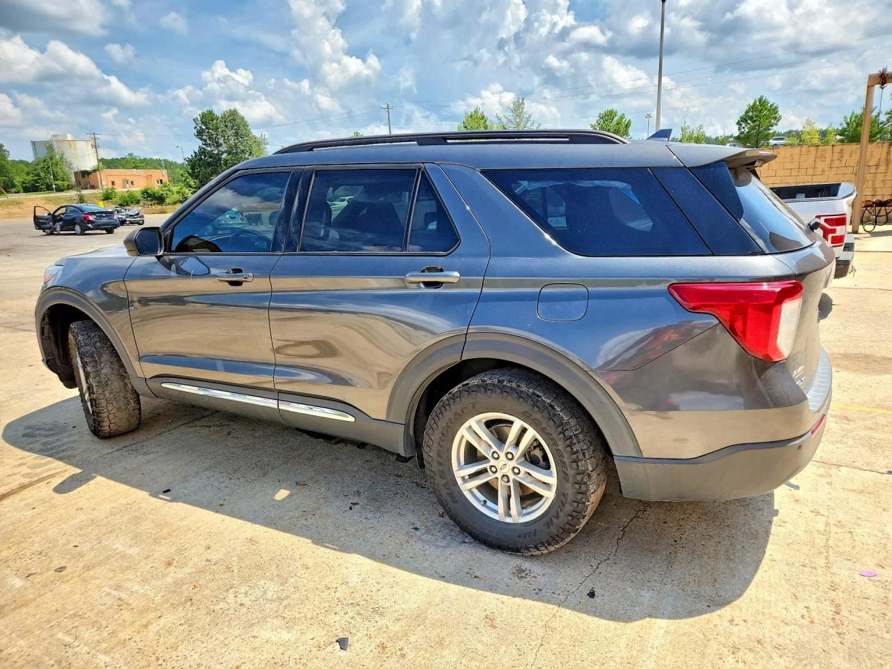 Ford Explorer 2.3l Xlt, снимка 2 - Автомобили и джипове - 56074081