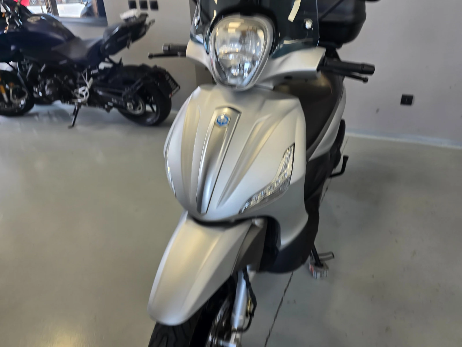 Piaggio Beverly 300S, ABS-ASR, 2019г., снимка 7 - Мотоциклети и мототехника - 53894267