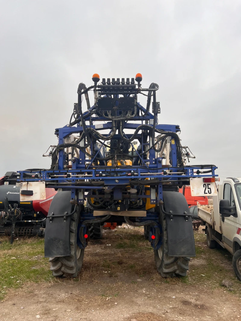 Самоходна пръскачка Caruelle 4000L 39M 4x4, снимка 2 - Селскостопанска техника - 46998486