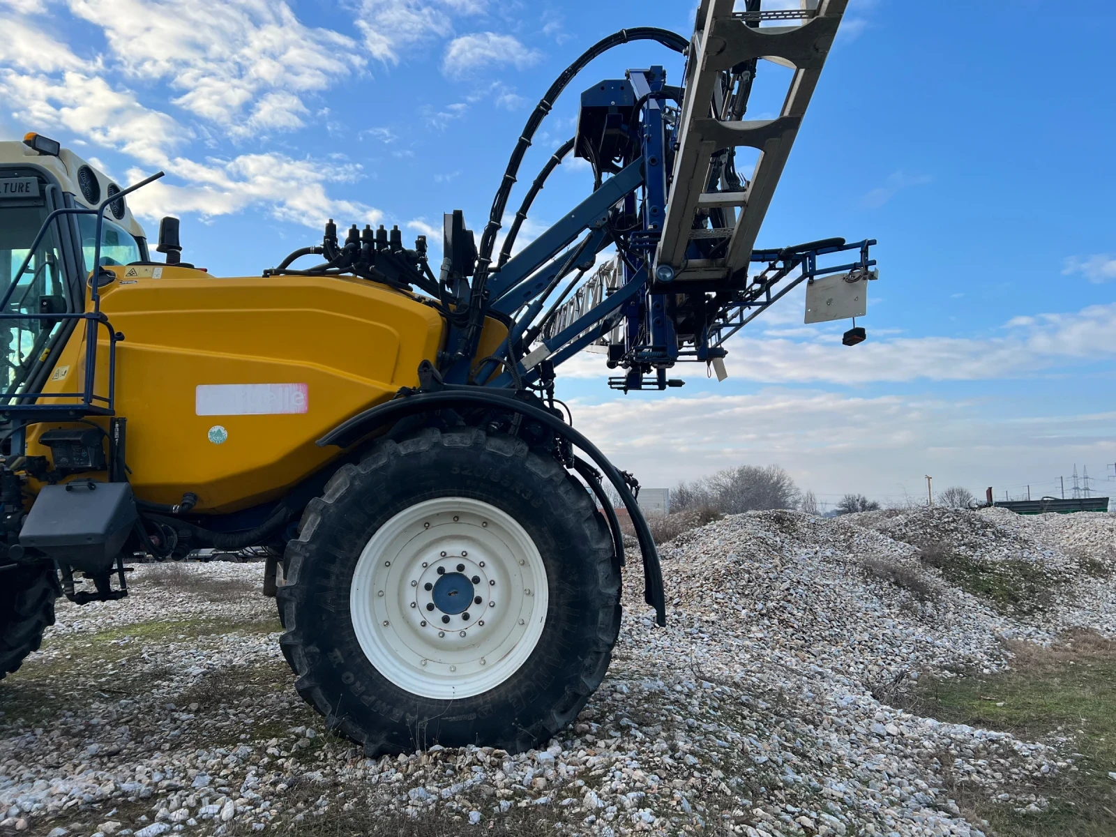 Самоходна пръскачка Caruelle 4000L 39M 4x4 - изображение 3