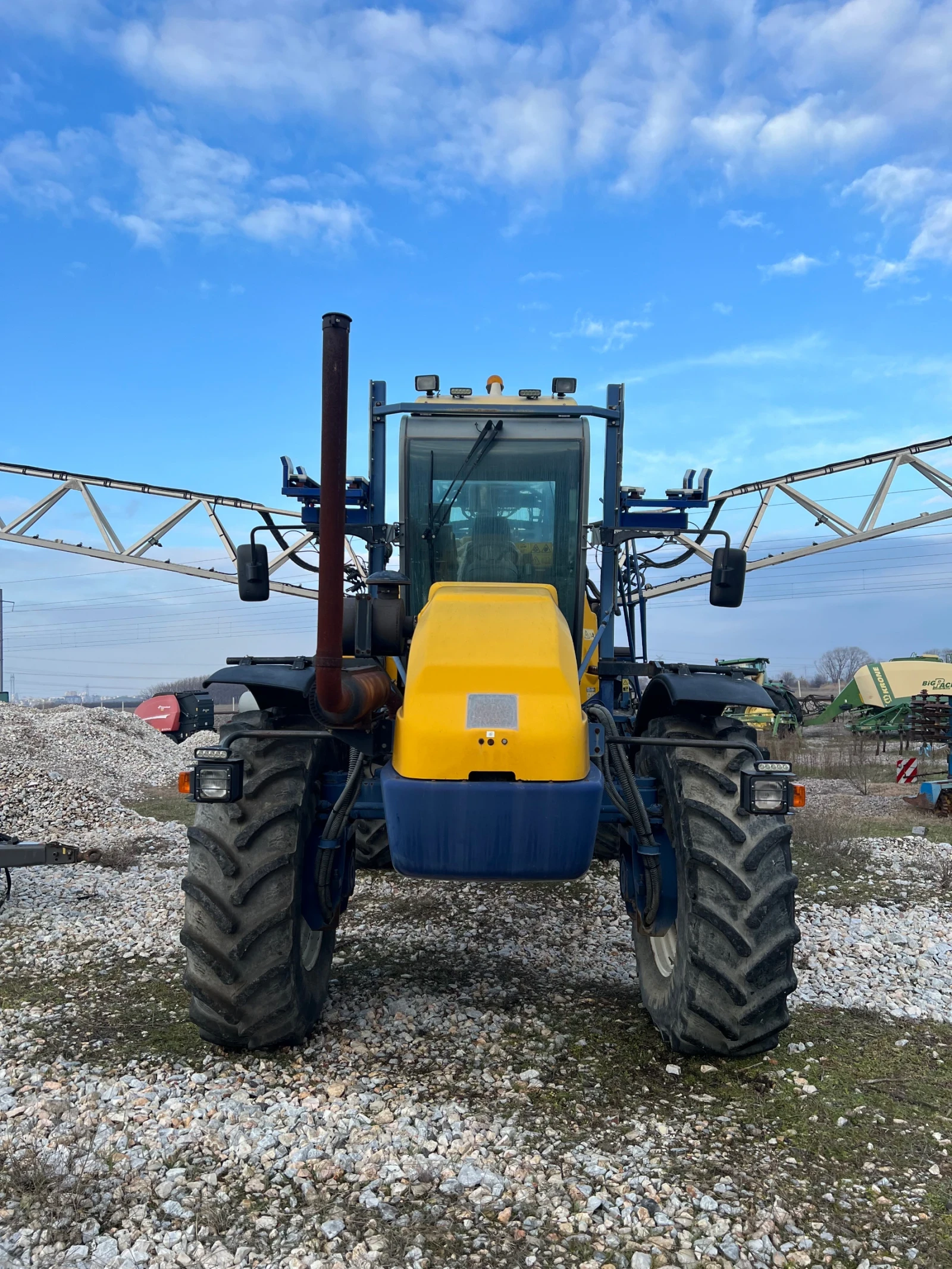 Самоходна пръскачка Caruelle 4000L 39M 4x4 - изображение 5