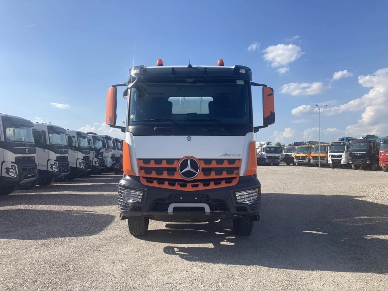 Бетон миксер Mercedes AROCS 3240 LIEBHERR 9M3, снимка 2 - Индустриална техника - 50207942