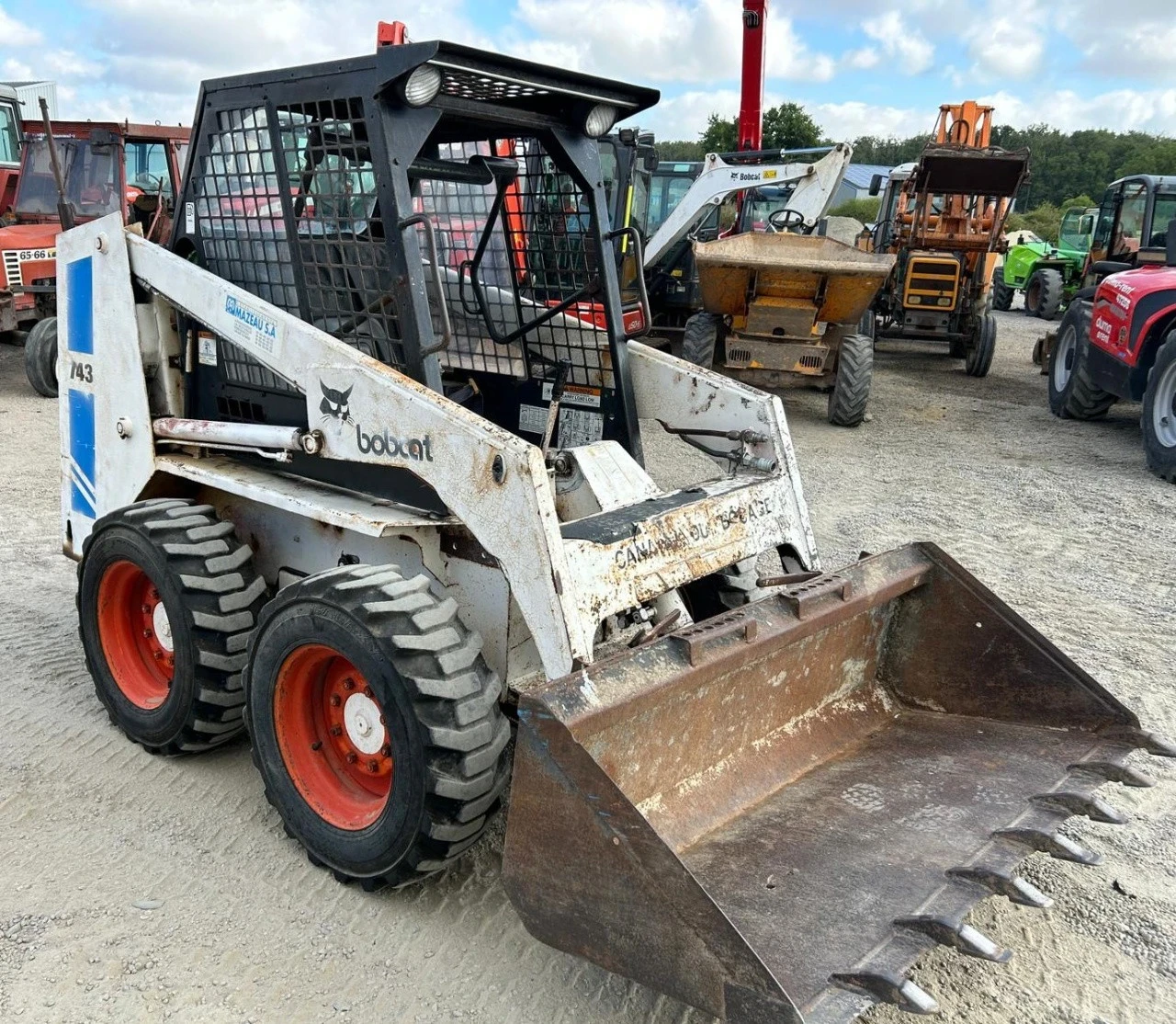 Мини челни товарачи Bobcat 743 - изображение 4