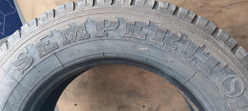 Гуми Летни 215/75R17.5, снимка 4 - Гуми и джанти - 41999247