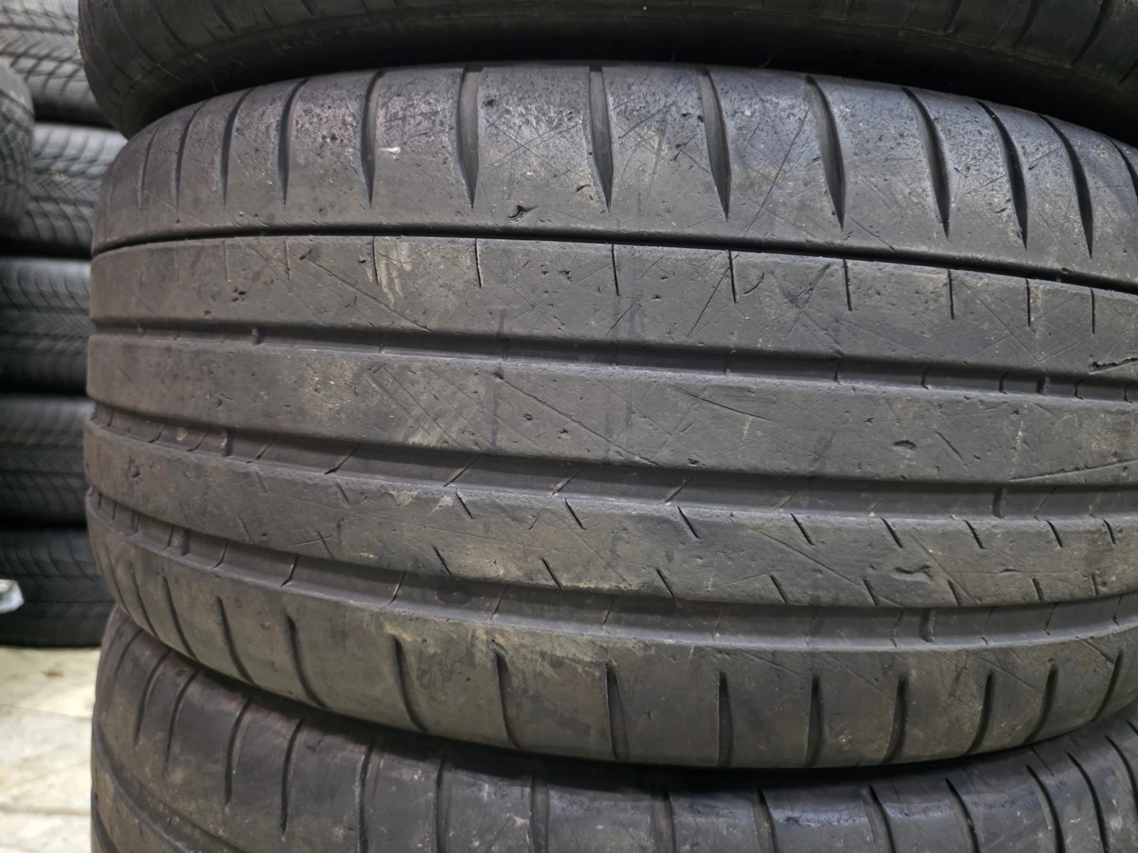 ���� 225/40R18 | Mobile.bg � ����������� 2