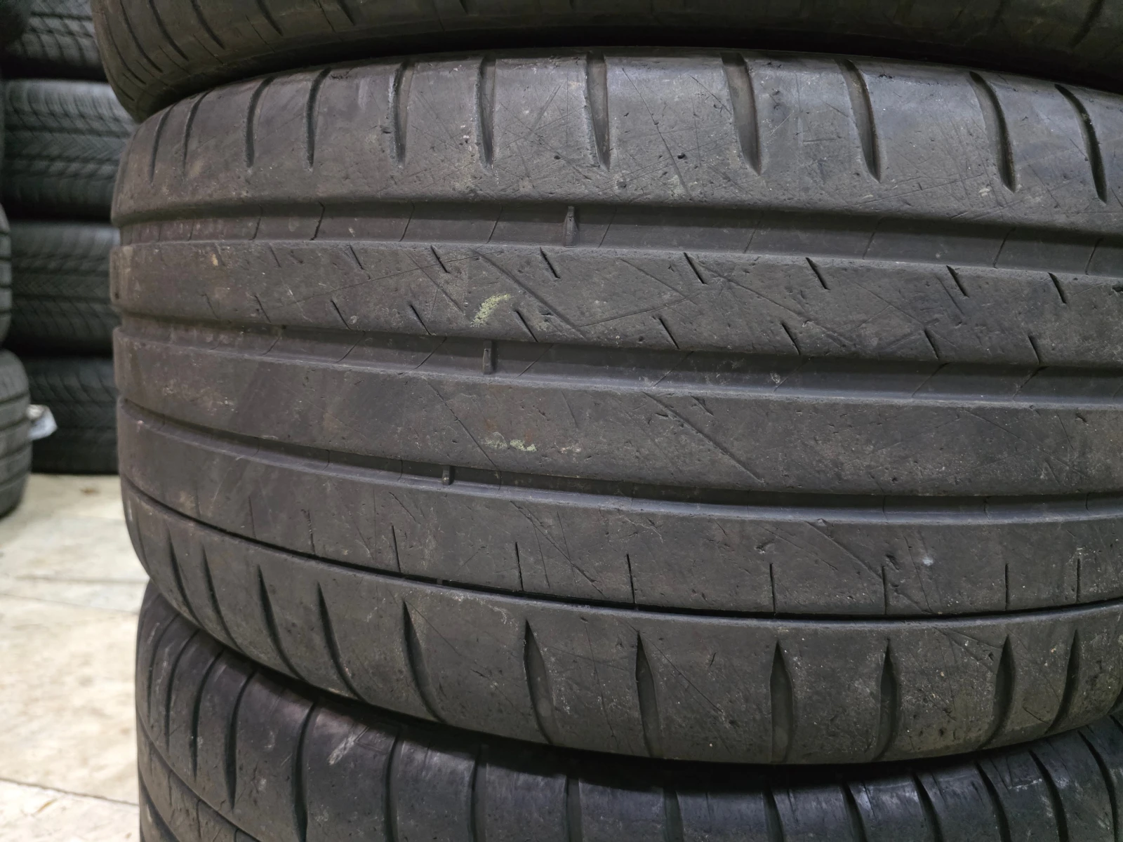 ���� 225/40R18 | Mobile.bg � ����������� 3