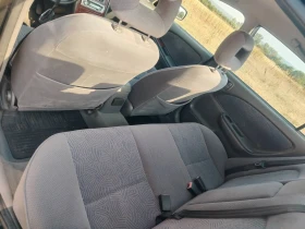 Toyota Avensis Седан, снимка 9