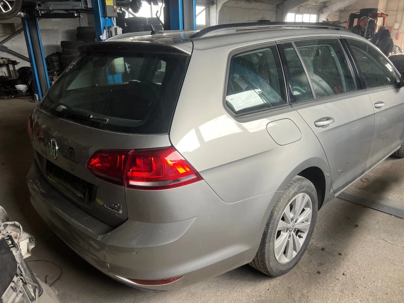 VW Golf 1.6TDI, снимка 6 - Автомобили и джипове - 40205307