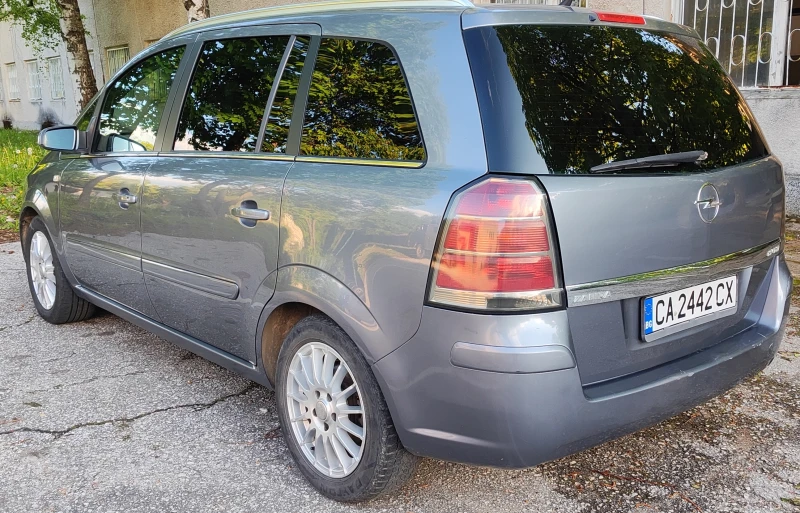 Opel Zafira Дизел, снимка 3 - Автомобили и джипове - 47313777