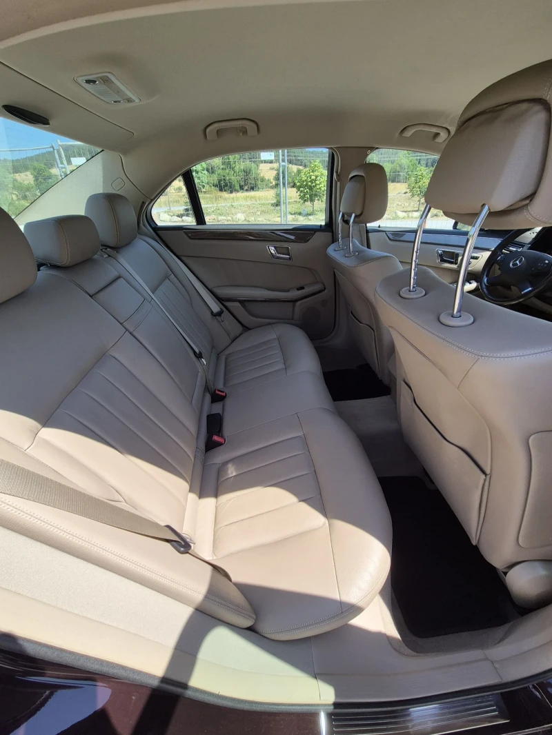 Mercedes-Benz E 350 3.5 CGI, снимка 13 - Автомобили и джипове - 50652318