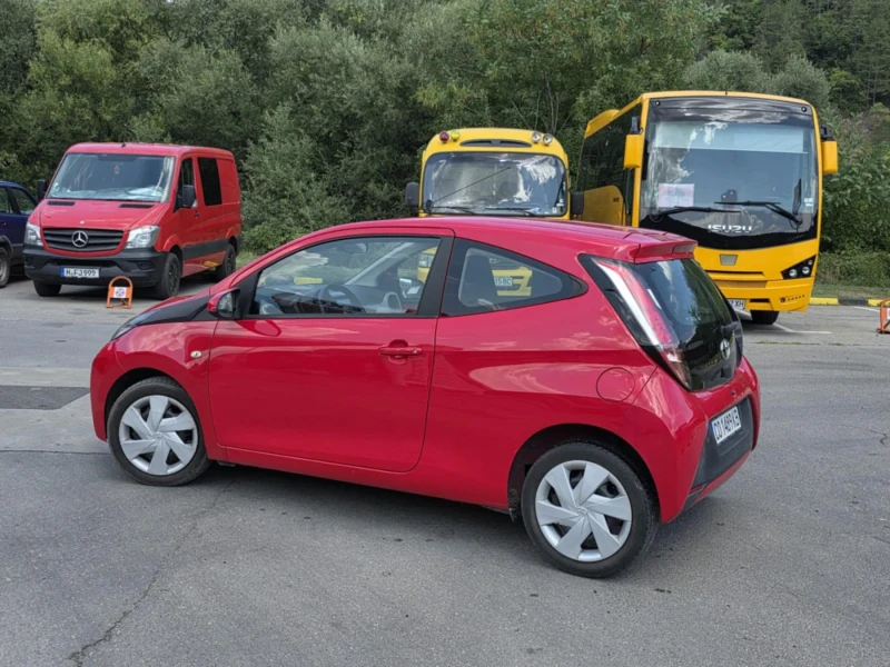 Toyota Aygo Като Нова, снимка 6 - Автомобили и джипове - 52449954