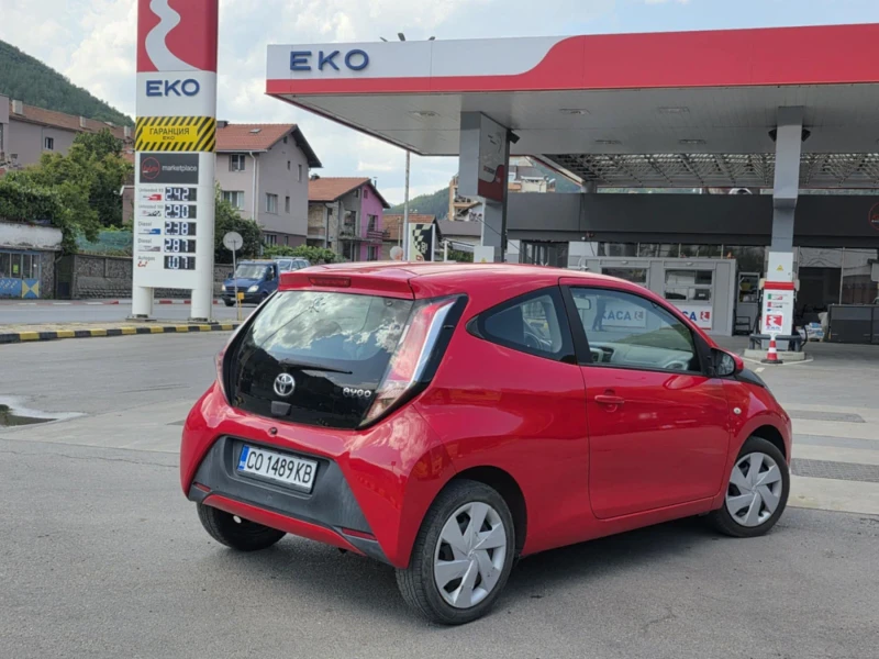 Toyota Aygo Като Нова, снимка 4 - Автомобили и джипове - 52449954