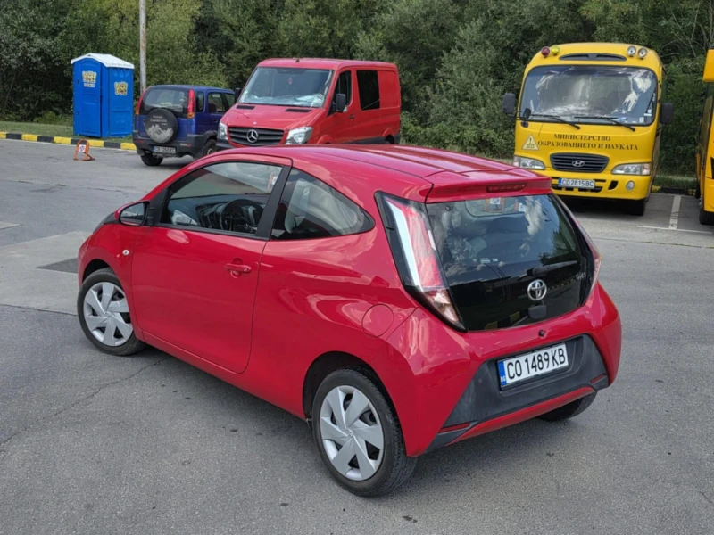 Toyota Aygo Като Нова, снимка 5 - Автомобили и джипове - 52449954