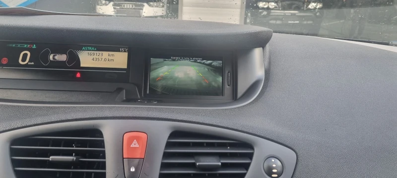 Renault Scenic, снимка 9 - Автомобили и джипове - 52164994