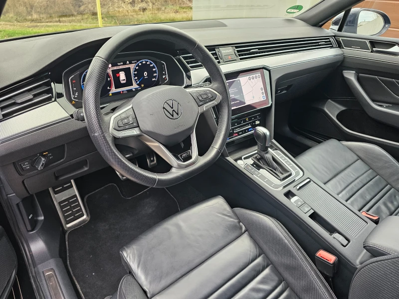 VW Passat 2.0 TDI R-Line Sportpaket DCC 200 коня, снимка 10 - Автомобили и джипове - 52769321