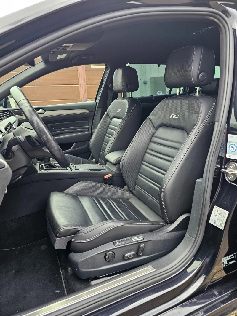 VW Passat 2.0 TDI R-Line Sportpaket DCC 200 коня, снимка 8 - Автомобили и джипове - 52769321