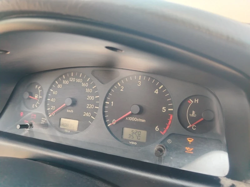 Toyota Avensis Седан, снимка 8 - Автомобили и джипове - 52947666