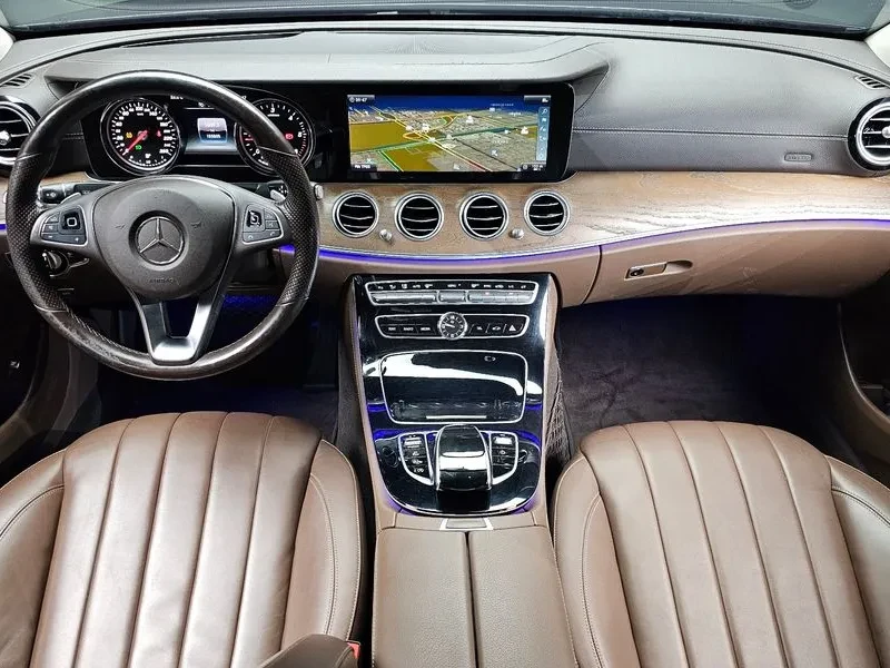 Mercedes-Benz E 220 4MATIC EXCLUSIVE, снимка 7 - Автомобили и джипове - 55310936