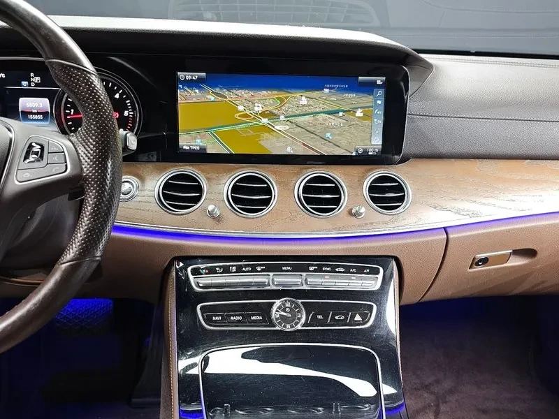 Mercedes-Benz E 220 4MATIC EXCLUSIVE, снимка 13 - Автомобили и джипове - 55310936