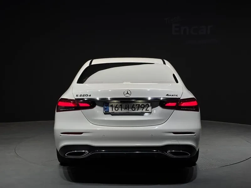 Mercedes-Benz E 220 CDI Avantgarde - САМО 30% АВАНС!, снимка 4 - Автомобили и джипове - 55441743
