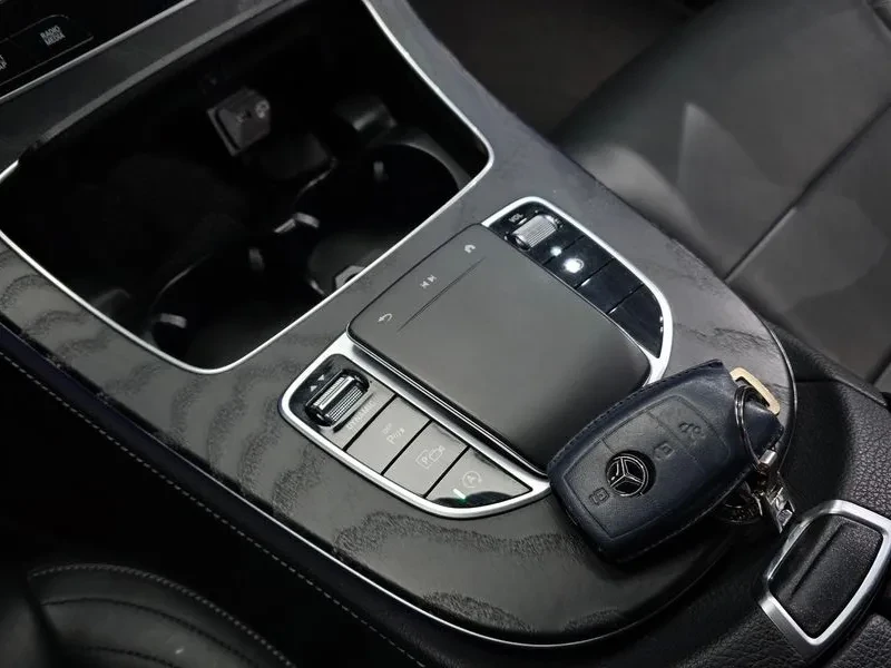 Mercedes-Benz E 220 CDI Avantgarde - САМО 30% АВАНС!, снимка 9 - Автомобили и джипове - 55441743