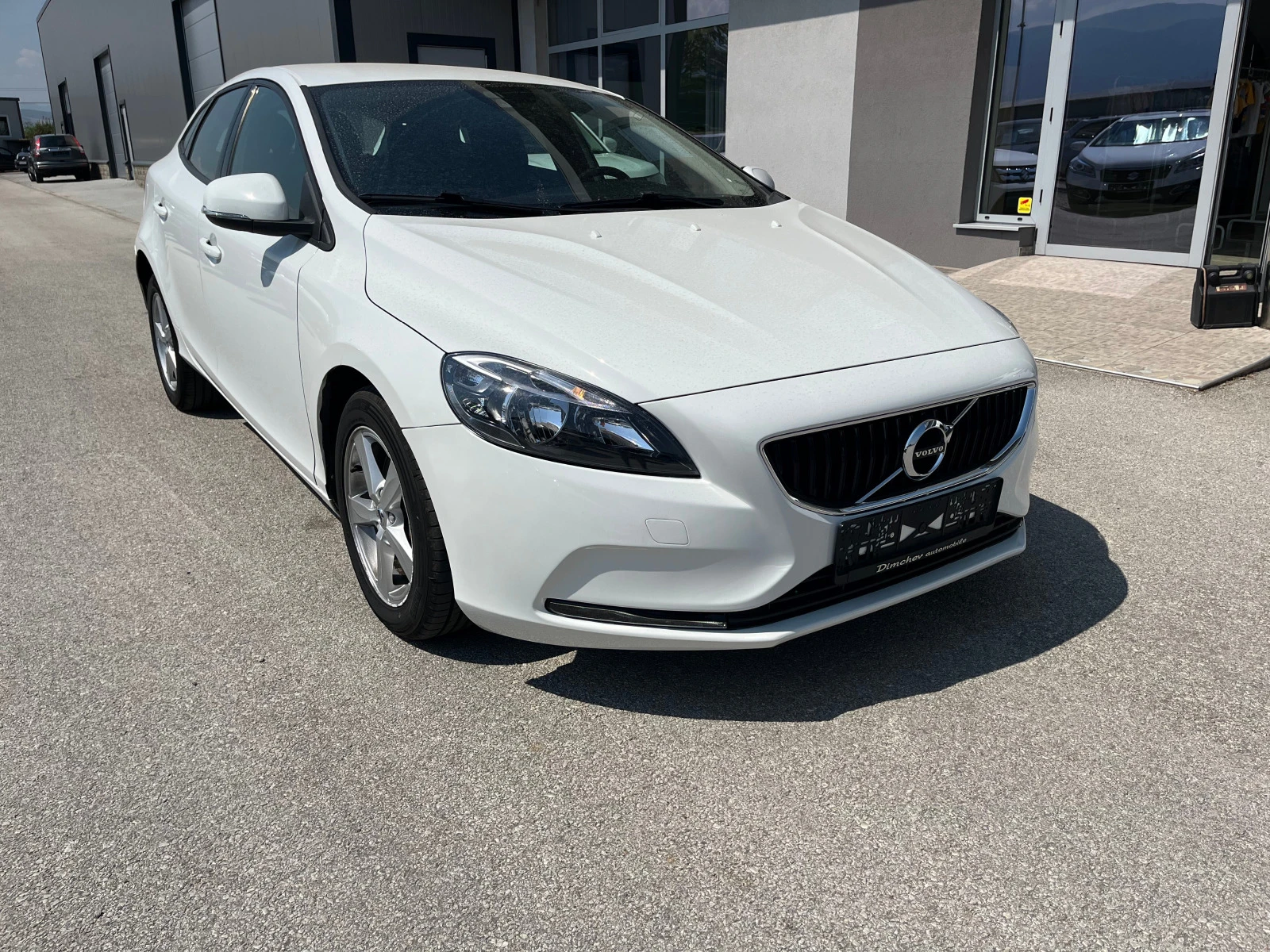 Volvo V40 2.0D 120k.c - изображение 2