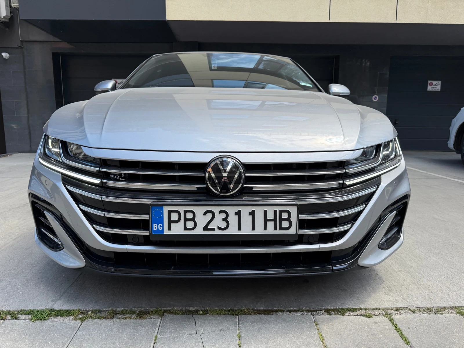 VW Arteon 2.0TDI* 4MOTION* R-LINE* 100хил.* В Гаранция до 20, снимка 17 - Автомобили и джипове - 44507811