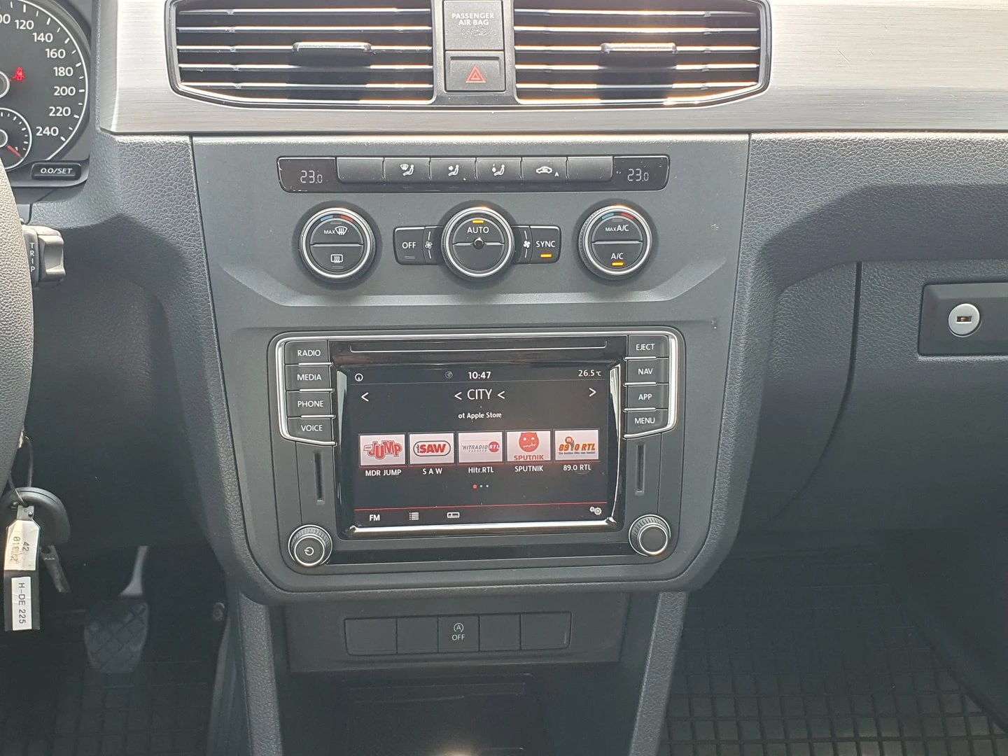 VW Caddy Maxi Trendline TGI BMT / 1.4l / 81кВт/110к.с. / 6М - изображение 8