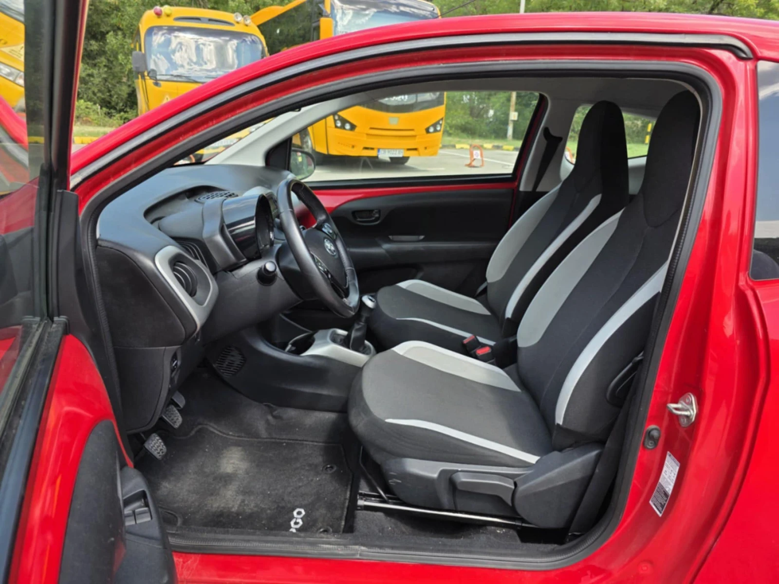 Toyota Aygo Като Нова - изображение 10