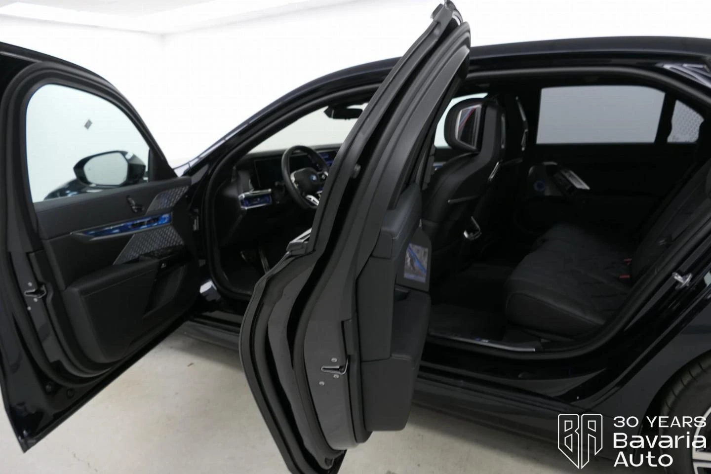 BMW 750 e xDrive M Sport Paket Steptronic - изображение 5