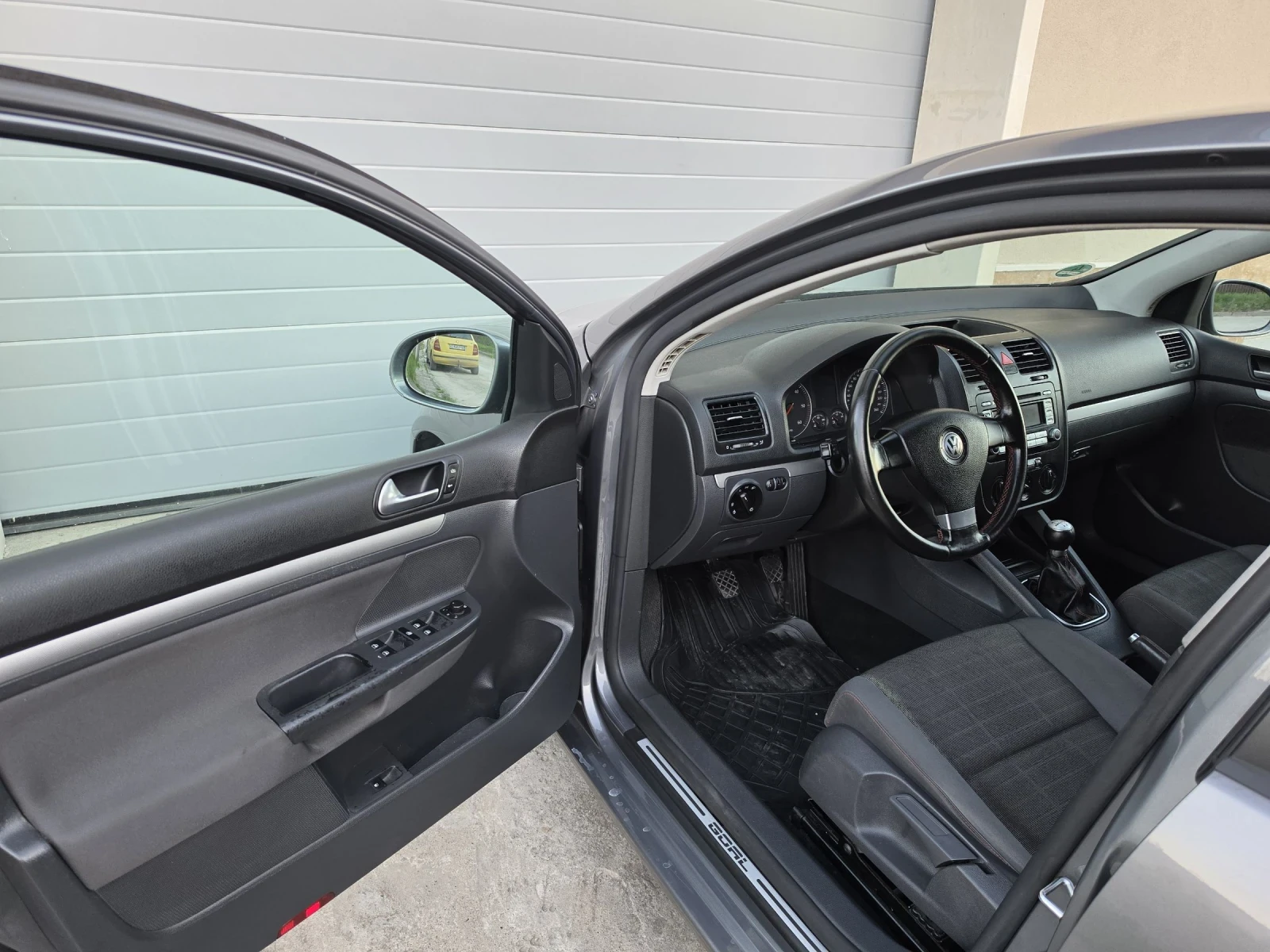 VW Golf GOAL 1.9 TDI, снимка 7 - Автомобили и джипове - 54157365