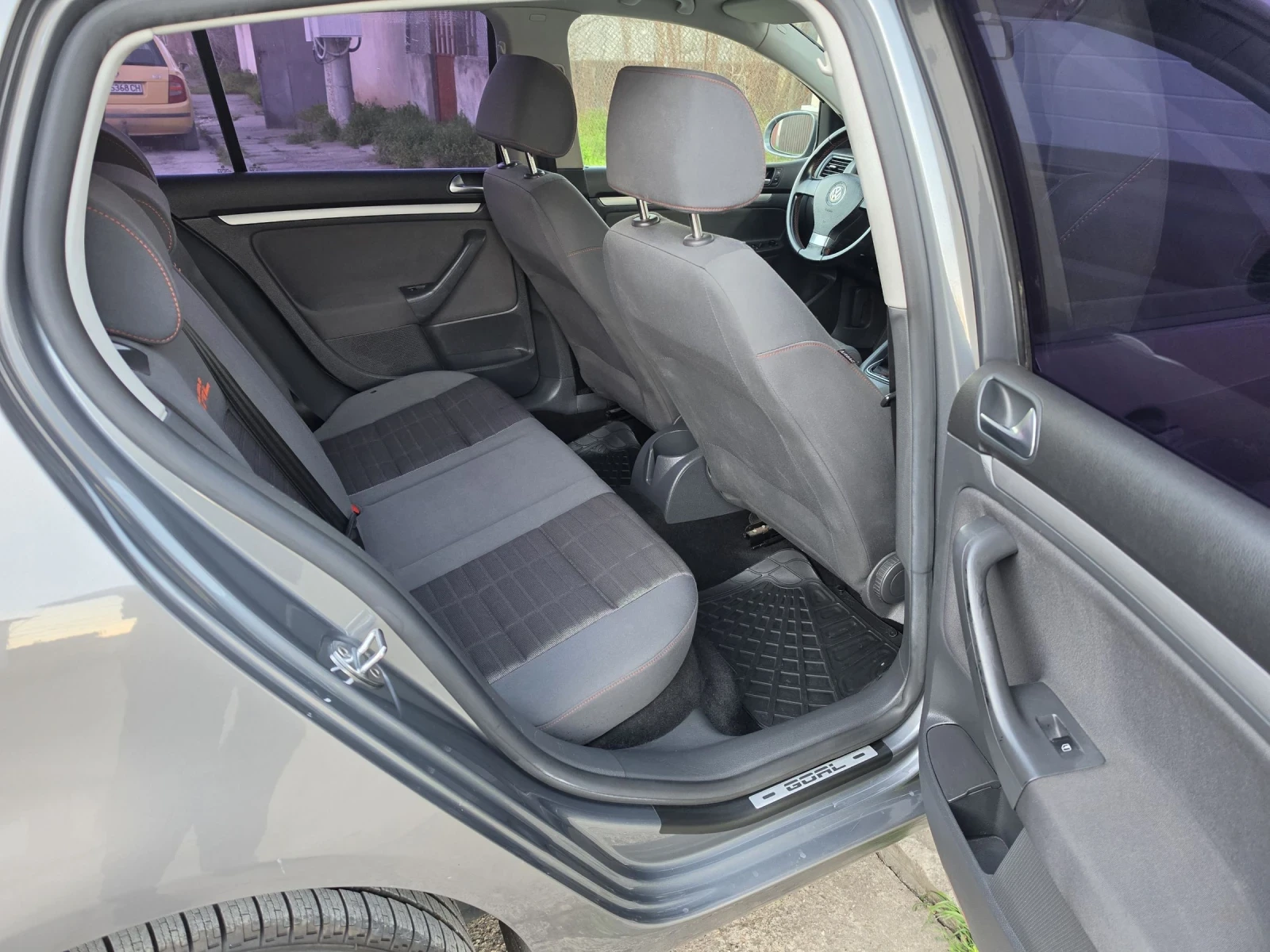 VW Golf GOAL 1.9 TDI, снимка 11 - Автомобили и джипове - 54157365