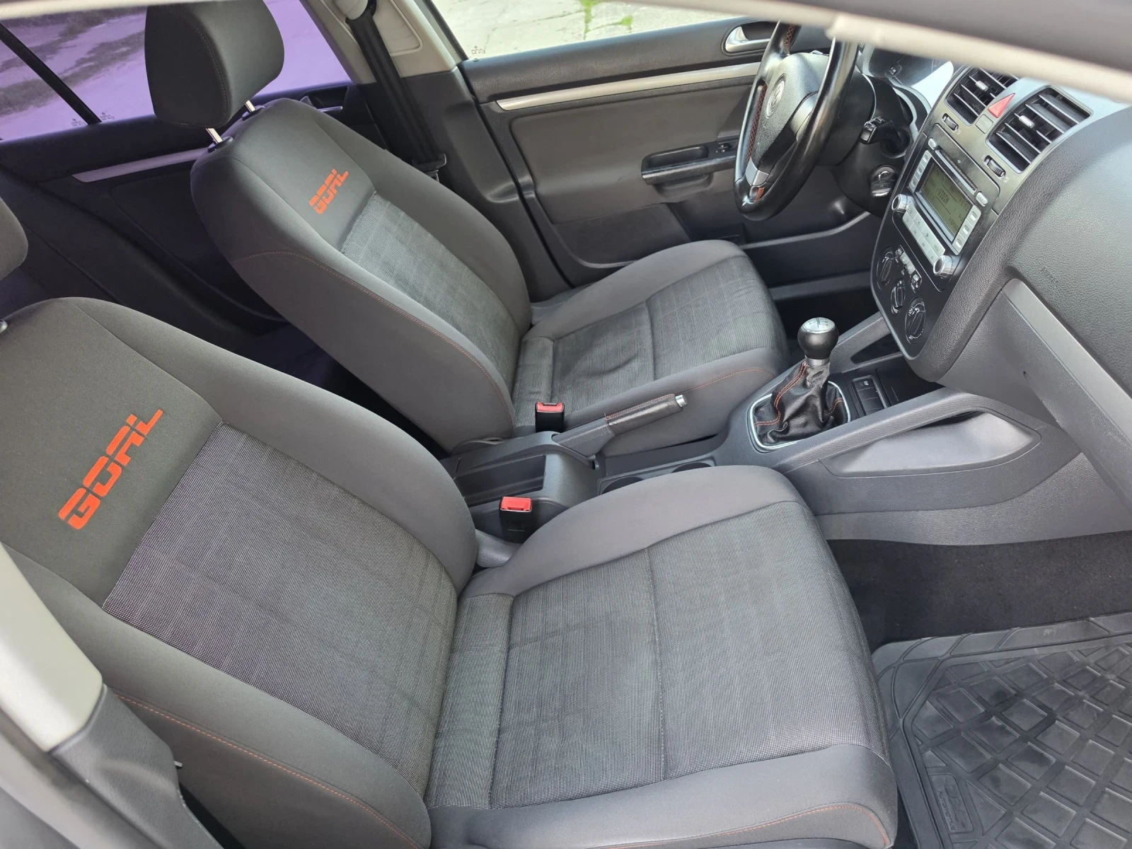 VW Golf GOAL 1.9 TDI, снимка 13 - Автомобили и джипове - 54157365