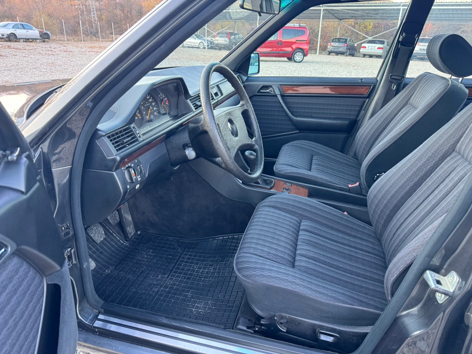 Mercedes-Benz E 200 2.0 , снимка 8 - Автомобили и джипове - 54378563