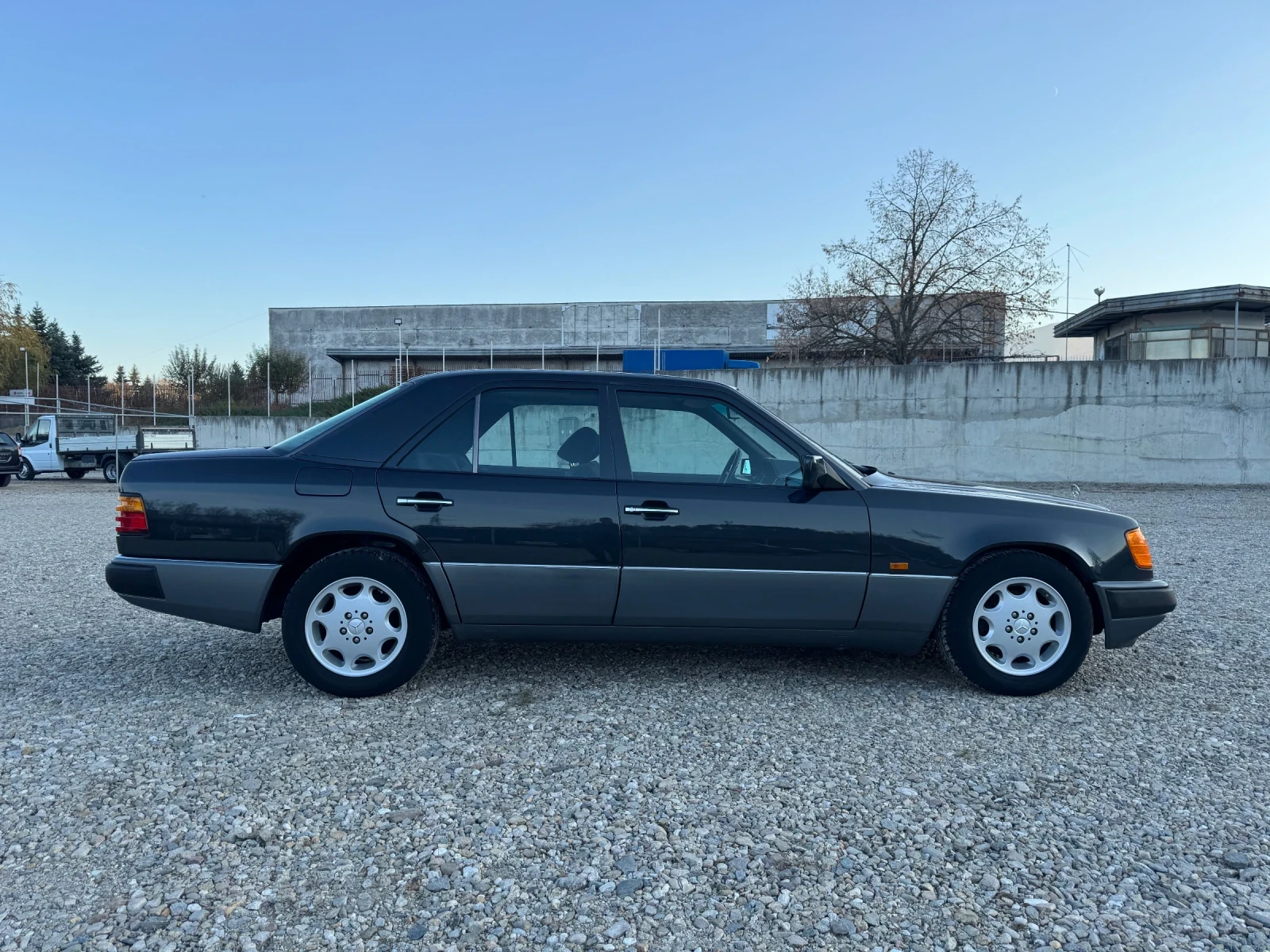 Mercedes-Benz E 200 2.0 , снимка 3 - Автомобили и джипове - 54378563